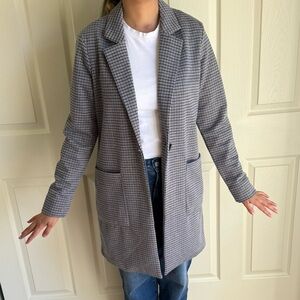 Women's Gray Houndstooth Coat